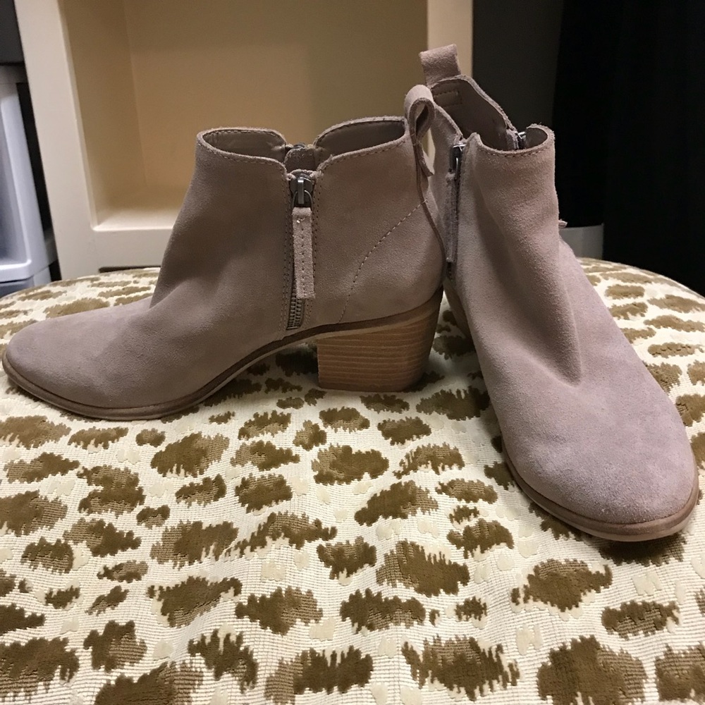 Dolce Vita booties size 8